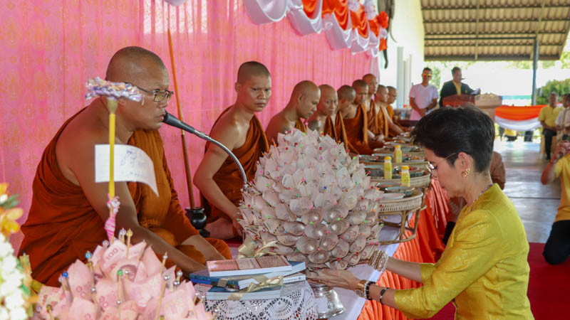 คณะกรรมการ “ร่วมใจภักดิ์" ร่วมพิธีทอดผ้าป่ามหากุศลสมทบทุนปรับปรุงโรงพยาบาลมกุฏคีรีวันเขาใหญ่