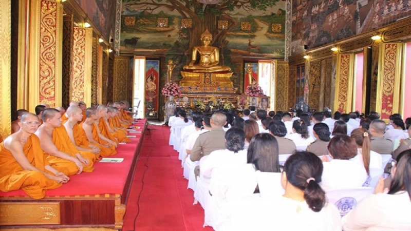 พิธีเจริญพระพุทธมนต์ ณ วัดธรรมบูชา จ.สุราษฎร์ ถวายพระพรชัยมงคล