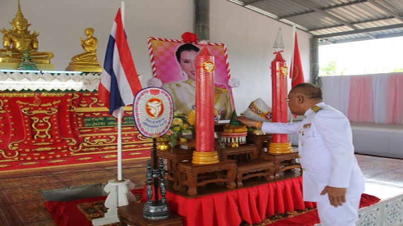 "ชาวอุตรดิตถ์" ปลื้ม!! ร่วมแห่เทียนจำนำพรรษาพระราชทาน