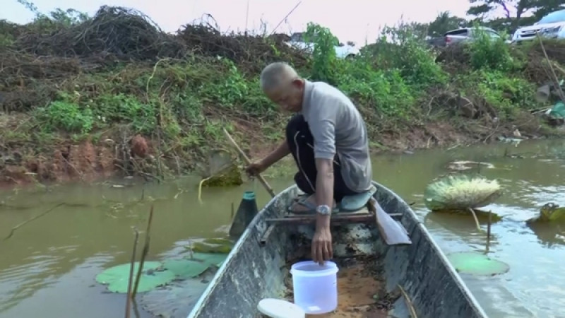 ชาวบ้าน อ.แม่ใจ ยึดอาชีพหา "กุ้งฝอย" สร้างรายได้ดี ไม่ต่ำกว่า 500 บาท/วัน