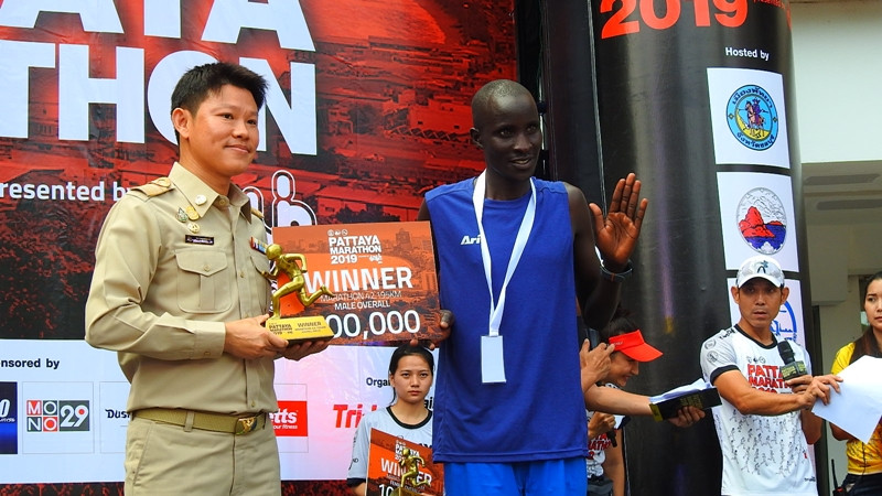 ปชช. นับหมื่น ร่วมการแข่งขันวิ่ง “พัทยามาราธอน 2019”