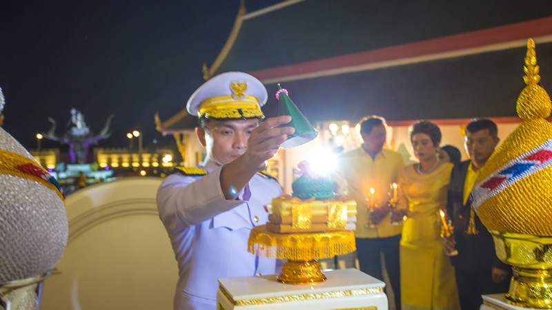 "เลเจนด์ สยาม พัทยา" จัดกิจกรรมจุดเทียนถวายพระพรชัยมงคล  เนื่องในโอกาสวันเฉลิมพระชนมพรรษา 67 พรรษา