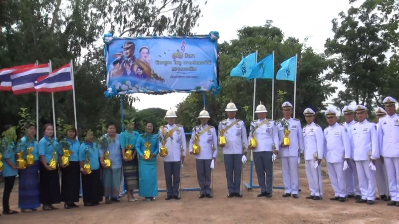 "กรมทหารม้าที่ ๔" จัดพิธีเจริญพระพุทธมนต์ทำบุญตักบาตรข้าวสารอาหารแห้ง เนื่องในโอกาสมหามงคลเฉลิมพระชนมพรรษา ๘๗ พรรษา ๑๒ สิงหาคม ๒๕๖๒