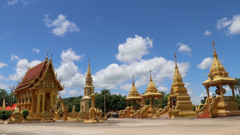 เชิญเที่ยว "วัดเวียงล้อม" สีทองอร่าม แนวคิดจูงคนเข้าวัดศึกษาพระธรรม - คลายทุกข์