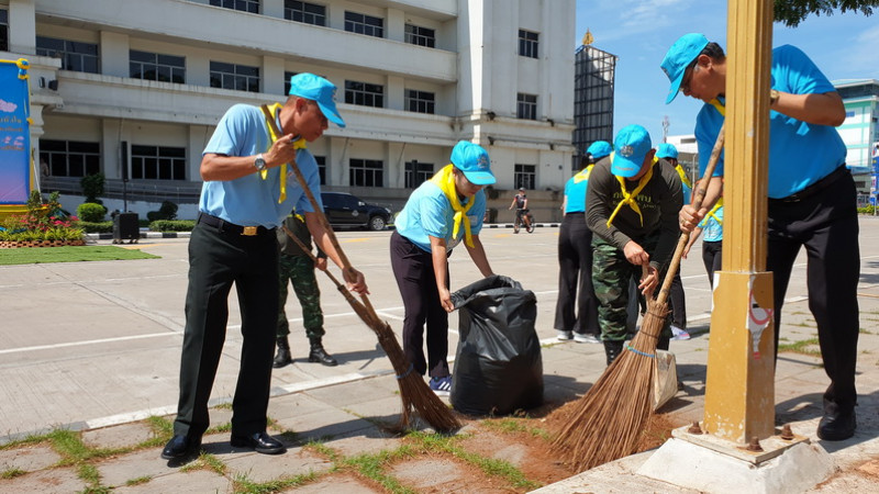 "ชาวประจวบ" กว่า 1000 คน ร่วมกิจกรรมจิตอาสาพัฒนาพิพิธภัณฑ์จวน - สวนสาธารณะเฉลิมพระเกียรติสมเด็จพระนางเจ้าสิริกิติ์ โอกาสวันเฉลิมพระชนมพรรษา