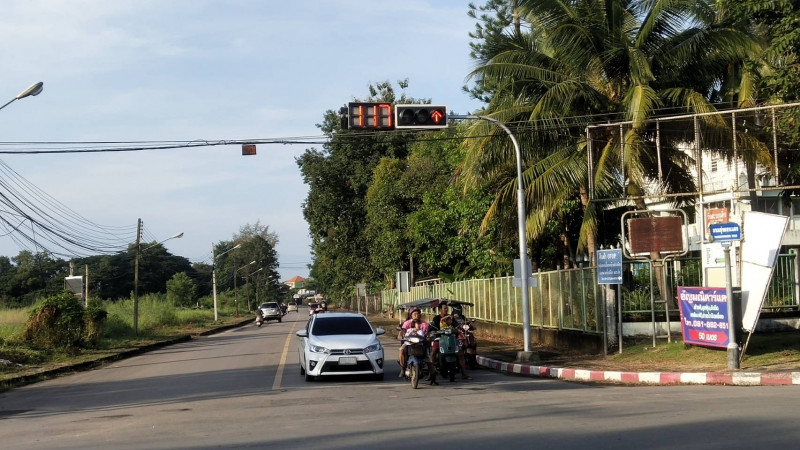 ชาวบ้านอุ่นใจ!! "สัญญาณไฟจราจร" ถนนสายมหาราช จ.จันทบุรี ที่เสียมานาน ได้รับการแก้ไขใช้งานได้แล้ว