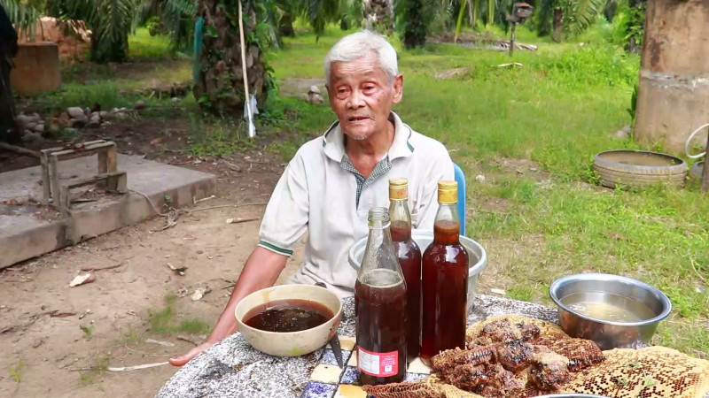 "พ่อเฒ่าวัย 90" ดื่มน้ำผึ้งเลี้ยง มากกว่า 50 ปี สุขภาพดีไม่เคยเจ็บป่วย