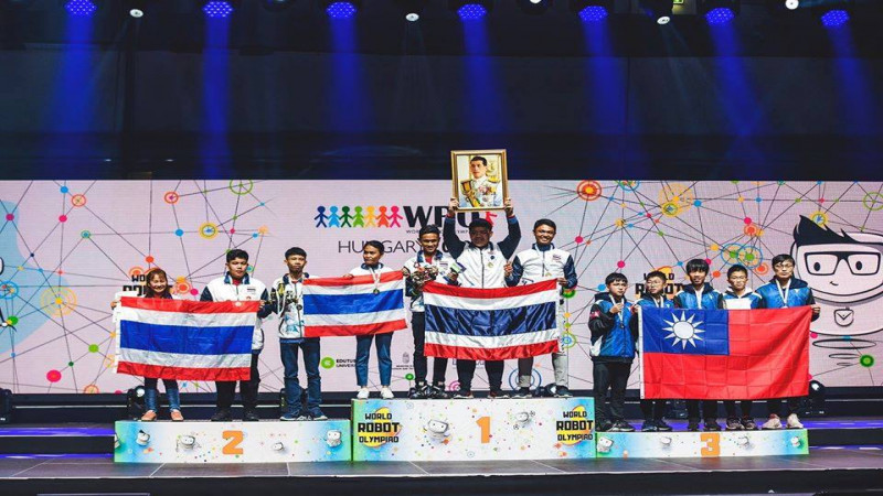 สุดเจ๋ง ! "เด็กไทย" คว้าแชมป์โลกโอลิมปิกหุ่นยนต์ 7 รางวัล World Robot Olympiad 2019 ประเทศฮังการี (คลิป)