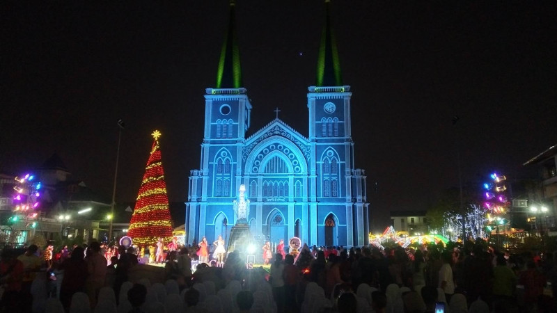 จันทบุรี จัดงาน Chanthaburi Miracle Christmas 2019 ชมแสงสีฉาบอาคารโบสถ์ 21-24 ธ.ค.62