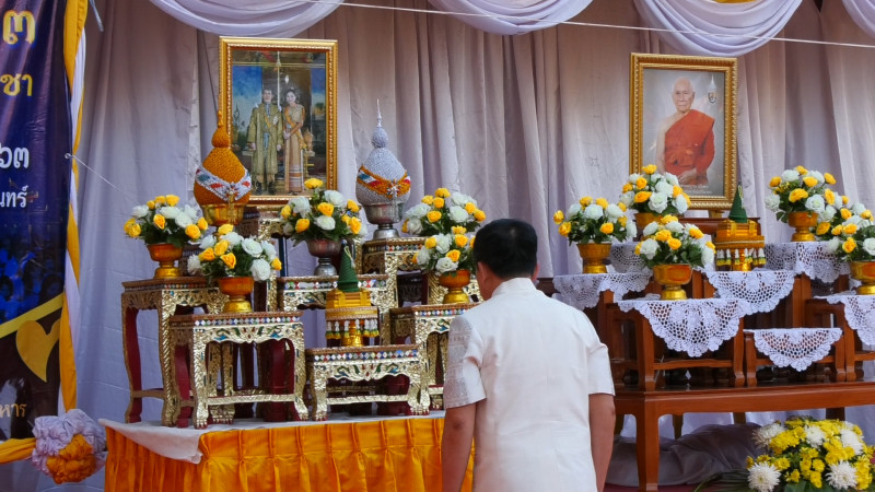ชาวไทย - กัมพูชา ร่วมสวดมนต์ข้ามปีอาเซียนส่งท้ายปีเก่าต้อนรับปีใหม่ อย่างคึกคัก