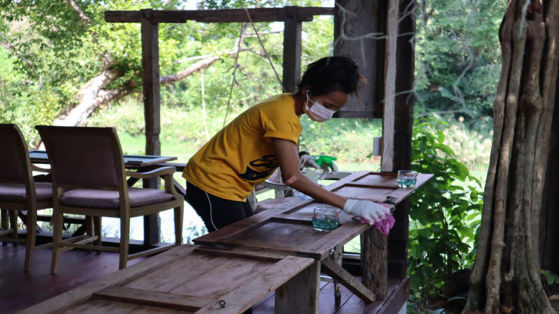 "ร้านอาหารภูเก็ต" ขึ้นป้ายปิดร้านทันที เร่งทำความสะอาด หลังเจอสาวกลับจากเกาหลี โพสต์มาใช้บริการ