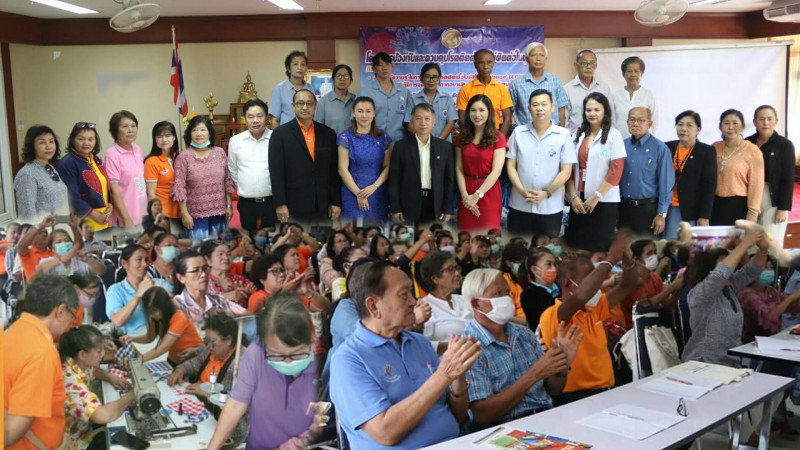 "เทศบาลตำบลหัวทะเล" นำชาวบ้านทำหน้ากากอนามัย หลังประสบปัญหาขาดแคลนหนัก