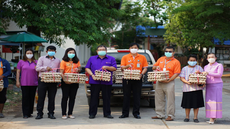 ประธานสภาวัฒนธรรมอำเภอสูงเนิน บริจาคไข่ไก่ 2 พันฟอง - หน้ากากอนามัย N95 -ชุดกันเชื้อโรค เพื่อสู้ภัยโควิด-19