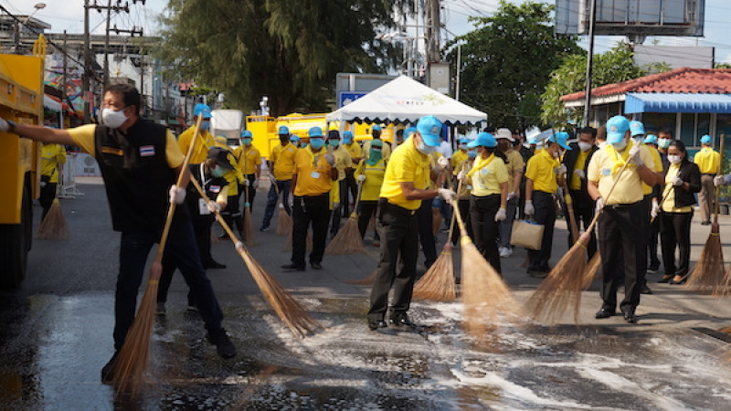 แม่ทัพภาคที่ 4บูรณาการกับทุกภาคส่วนรวมพลังร่วมกิจกรรม"Samui Big Cleaning Day"