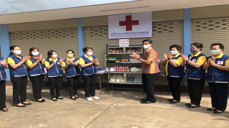 ผู้ว่าฯ หนองคาย เปิด "ตู้ปันสุข" ช่วยประชาชนกระทบจากโควิด-19 ขอร้องหยิบแต่พอดี