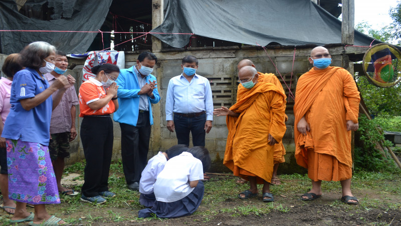 "มูลนิธิพระพุทธบาทพลวง" จ.จันทบุรี ร่วมกับศึกษาธิการ เตรียมสร้างบ้านแก่ครอบครัวเด็กนักเรียนยากจน