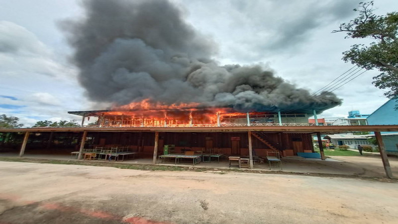 ไฟไหม้ รร.อนุบาลดำรงราชานุสรณ์วอดทั้งหลัง คาดเกิดจากไฟฟ้าลัดวงจร