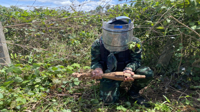 ผงะ! พบทุ่นระเบิดสังหารจำนวนมาก ที่แนวรบชายแดนไทย-กัมพูชา