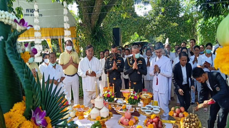 ฮือฮา ! เกิด "พระอาทิตย์ทรงกลด" กลางพิธีบวงสรวงขออนุญาตจัดสร้าง “พังพการ” อดีตทหารเอกแห่งเมืองนครศรีธรรมราช