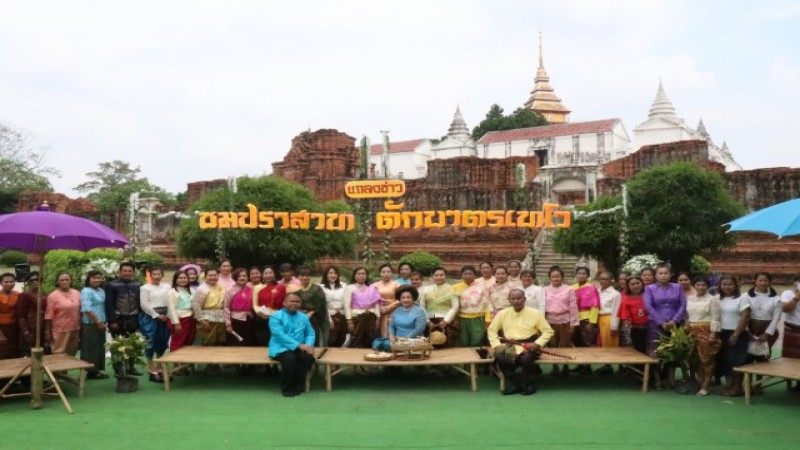 "ชาวอำเภอนครหลวง" เมืองกรุงเก่า เตรียมจัดงาน “ ชมปราสาท ตักบาตรเทโว ” ประจำปี 2563