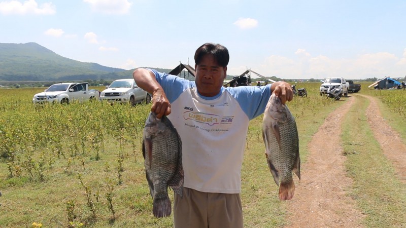 เริ่มแล้ว!! "เทศกาลกินปลา" โคราช ชาวบ้านแห่จับปลาหลังเขื่อนปิดนานกว่า 3 เดือน