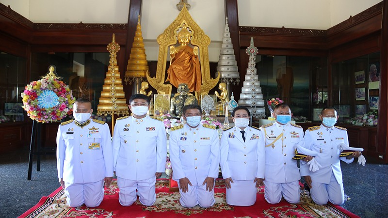 "พระพันปีหลวง" พระราชทานพวงดอกไม้สดสักการะเทสกเจดีย์ อนุสรณ์สถาน