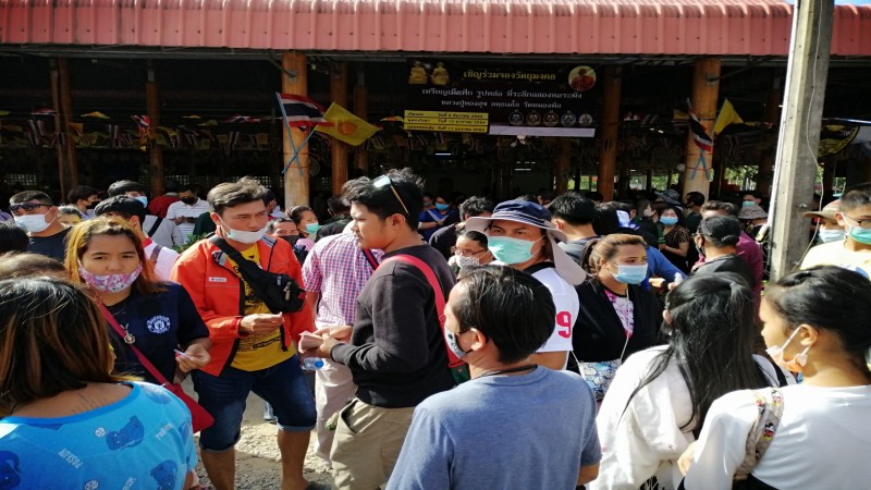 วัดแทบแตก! แห่จองวัตถุมงคล "หลวงพ่อทองสุข" ศิษย์หลวงปู่ทิม