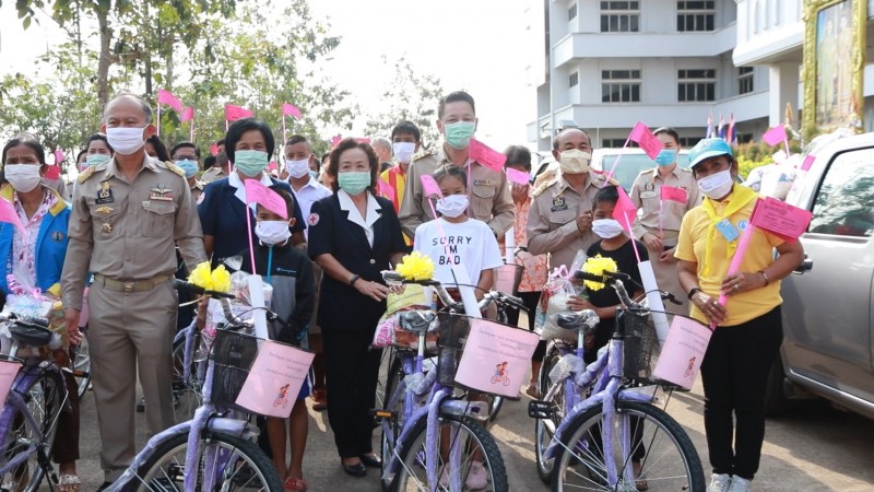 ไม่ทิ้งใคร! ชุมพรปล่อยขบวนรถโมบาย พม. ปันสุข สู่ชุมชน ออกช่วยกลุ่มเปาะบาง