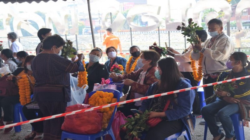 บรรยากาศรับสมัคร ! เลือกตั้ง "นายกเทศบาล - ส.ท."  เมืองเลย วันแรกคึกคัก กองเชียร์ดังกระหึ่ม !