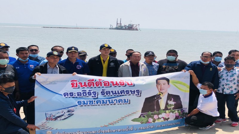 คืบหน้างานขุดลอกร่องน้ำชายฝั่งทะเล จ.เพชรบุรี ช่วยเหลือชาวเรือ เพิ่มประสิทธิภาพระบายน้ำ