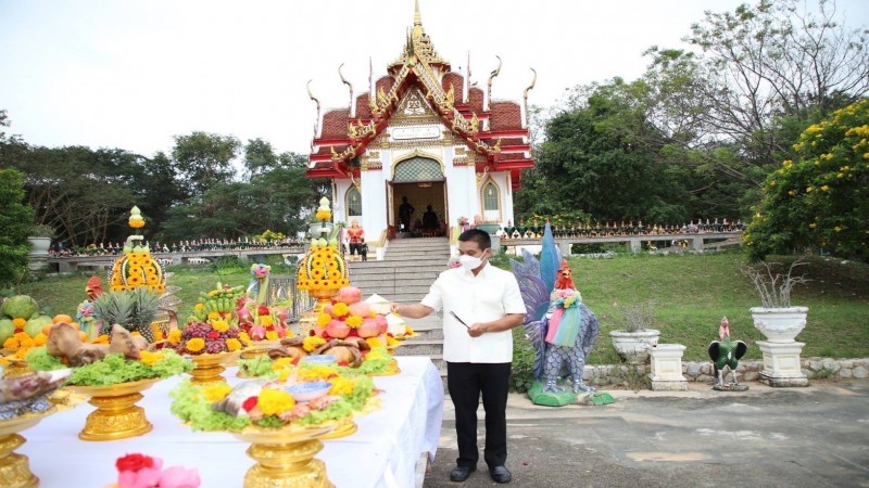 รอง.ผอ.อสค. นำคณะผู้บริหาร ร่วมถวายผ้ากฐินสามัคคี ณ วัดผ่านศึกอนุกูล ประจำปี 2564