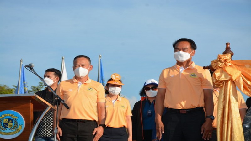 "ผู้ว่าฯศรีสะเกษ" ลั่นฆ้องเปิดการแข่งขันเรือยาวประเพณีชิงชนะเลิศแห่งประเทศไทย ประจำปี 2564