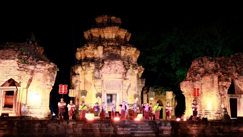 "ผู้ว่าฯสุรินทร์" เปิดเมืองรับนักท่องเที่ยวรองรับฤดูกาลท่องเที่ยวจังหวัดสุรินทร์ และงานมหัศจรรย์งานช้างสุรินทร์ ประจำปี 2564