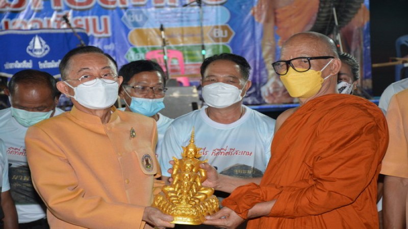 ประธานสภาวัฒนธรรม ศรีสะเกษ ชื่นชมศรัทธาพระครูโกศลสิกขกิจอนุรักษ์มวยไทย จัดใหญ่งานมหกรรมวัฒนธรรมศรีสะเกษ สู่ประชาคมอาเซียน