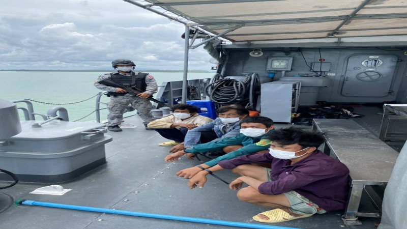ทัพเรือภาคที่ 2 บุกจับกุมเรือประมงเวียดนามลักลอบเข้ามาทำการประมงในน่านน้ำไทย