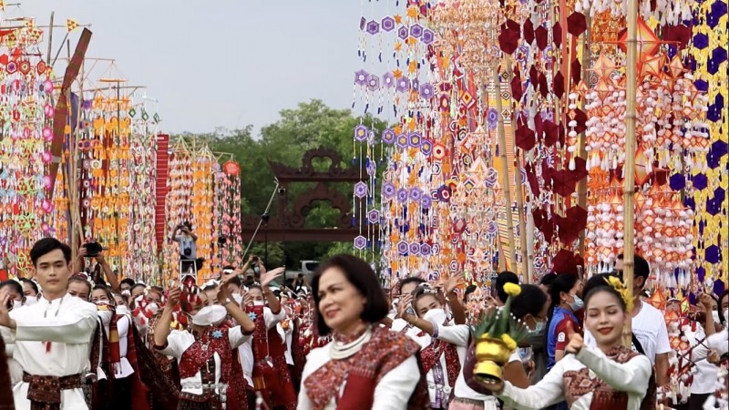 ผู้ว่าฯกาฬสินธุ์  ร่วมพิธีอัญเชิญน้ำสรงพระราชทานสรงน้ำพระธาตุยาคู