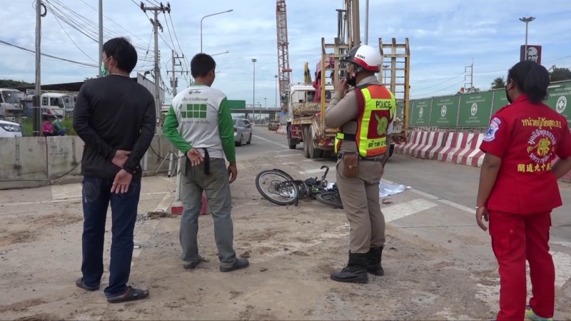 ระทึก ! "สิบล้อ" พุ่งชนจักรยานปั่นเหยียบนักท่องเที่ยวเสียชีวิต