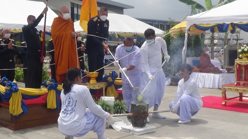 ผบ.ทอ. ร่วมพิธีเททองหล่อพระพุทธรูป “พระพุทธธรรมราชูทิศ” เพื่ออุทิศถวายพระราชกุศลแด่ รัชกาลที่9