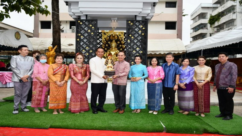 รอง ผวจ.ศรีสะเกษ เป็นประธานในพิธีฉลองมณฑปประดิษฐาน พระไภษัชยคุรุ พระพุทธเจ้า (หลวงพ่อหมอ)