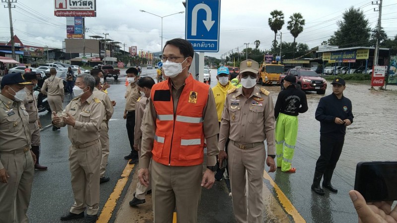 ฝนตกหนักตลอดคืน ! แนะ "รถเล็ก" งดใช้เส้นทางถนนพัฒนากาญจน์ หลังมีน้ำท่วมขังสูงกว่า 50 ซม.