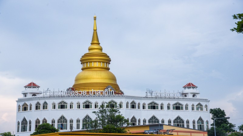 เชิญชวน ! ปชช. แวะกราบไหว้พระมหาธาตุเจดีย์ หลวงพ่อแก้วประทานพร หลวงพ่อรวยเกจิดัง แห่งวัดเชิงเขา จ.สระบุรี