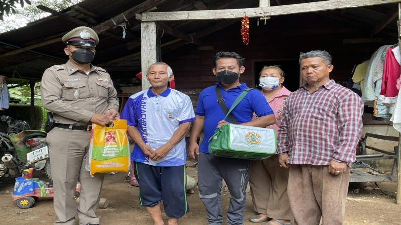 ปศ.อ.สังขละบุรี ลงพื้นที่บ้านห้วยมาลัย จับสุนัขจรจัดนำตรวจหาพิษสุนัขบ้า หลังเด็กและชาวบ้านโดนกันวันเดียว 10 ราย