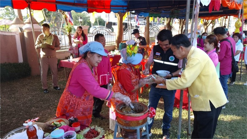 หลายพื้นที่ จ.พะเยา จัดงานส่งเสริมสืบสานประเพณีลอยกระทง คึกคัก