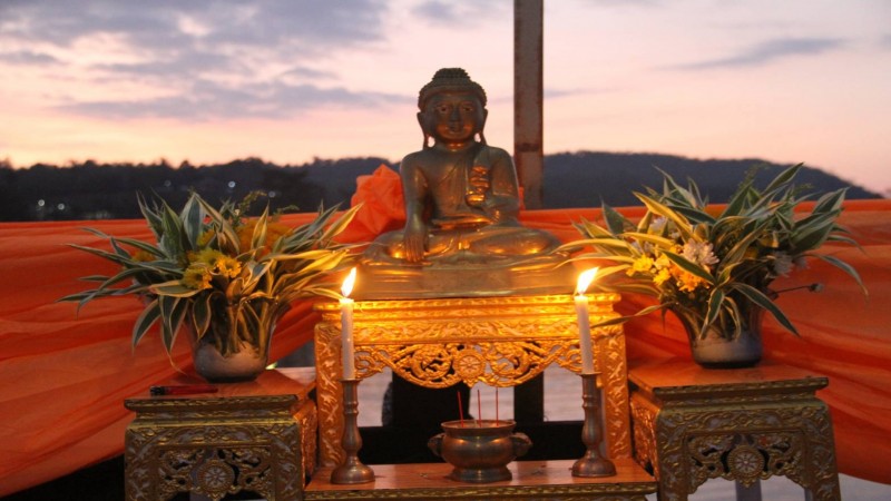 พระมหาบุญรอด  มหาวีโร ร่วมกับชาวสังขละบุรี ร่วมพิธีเจริญพระพุทธมนต์ และเจริญจิตตภาวนา