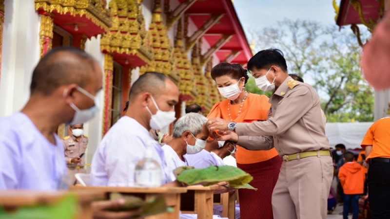 พ่อเมืองศรีสะเกษจัดพิธีอุปสมบท 99 รูป ถวายพระพรชัยมงคลแด่ เจ้าฟ้าพัชรกิติยาภาฯ