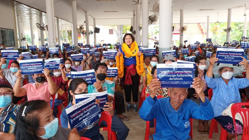 แม่ใหญ่จิ๋ว ภูมิใจไทย ควงครอบครัวหาเสียง อำเภอรัตนบุรี ชูนโยบาย “ฟรีน้ำดื่มสะอาด” ท่ามกลางการต้อนรับของพี่น้องอย่างอบอุ่น