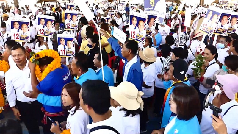 รับสมัคร ส.ส. แบบแบ่งเขตชุมพร วันที่ 2 บ้านใหญ่ “จุลใส” นำทีมผู้สมัคร “รวมไทยสร้างชาติ” ทั้ง 3 เขต