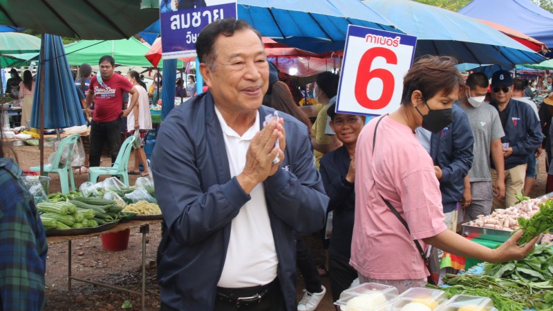 โค้งสุดท้าย ผู้สมัครในพื้นที่ลงเดินพบประชาชน ขอคะแนนกันถี่ยิบ แต่ละคนต่างมั่นใจ