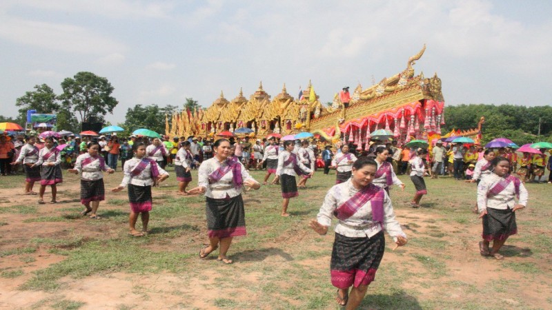 อบต.โคกกลาง อ.พนมดงรัก จัดงานประเพณีบุญบั้งไฟบูชาพญาแถน ชาวบ้านเชื่อมาแต่โบราณเป็นผู้มีอำนาจเหนือธรรมชาติ