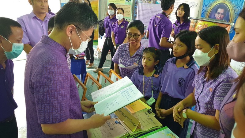 ผู้ว่าฯประจวบ เปิดงานวันสหกรณ์นักเรียน ครบปีที่ 32 เฉลิมพระเกียรติสมเด็จพระเทพฯ